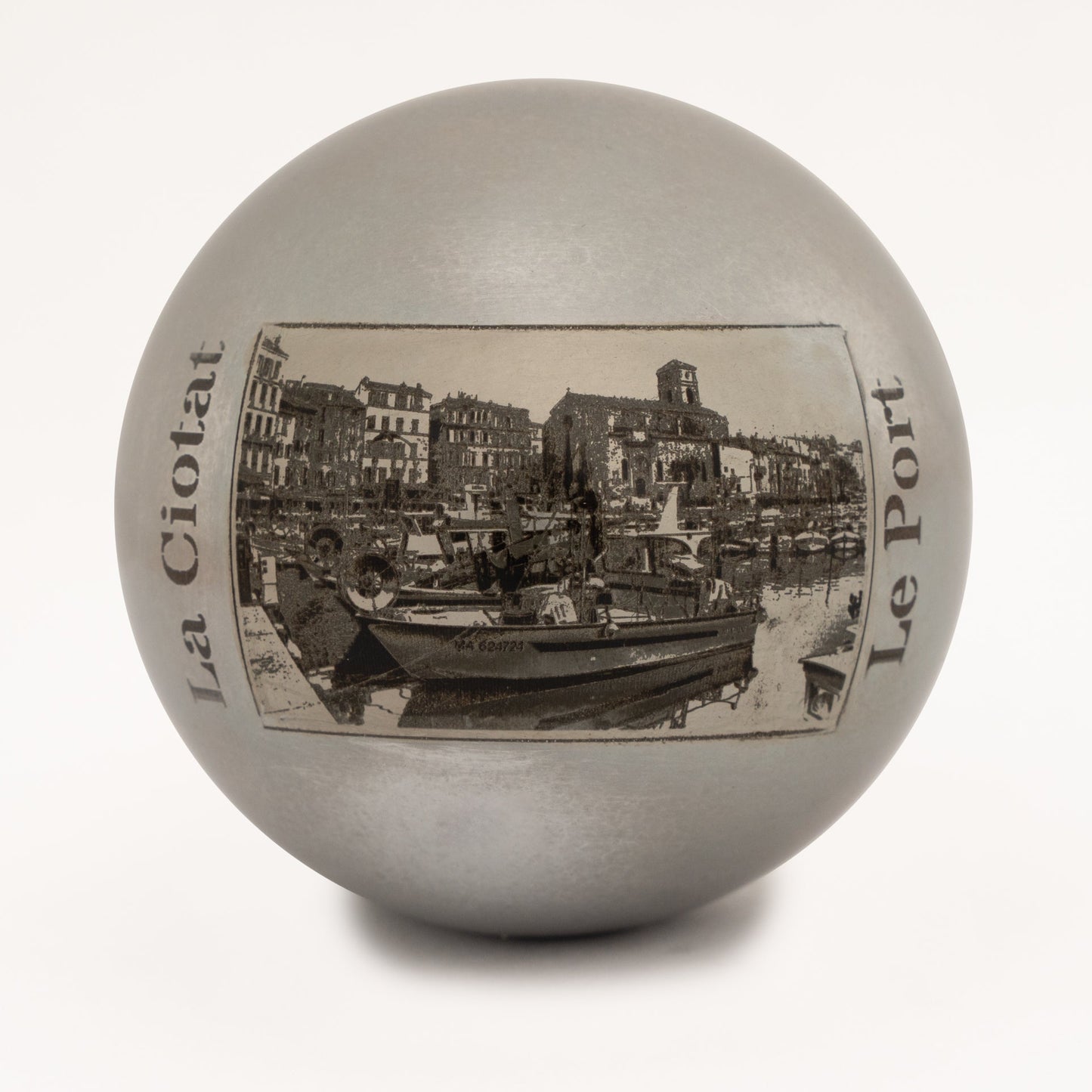 Boule gravée – Le port de La Ciotat